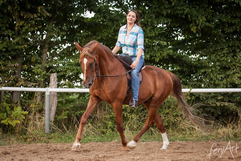 Shooting Der Pferde Opi Und Seine Zwei Frauen Fenjart Menschenfotografie Hundefotografie Pferdefotografie Fenjart Com